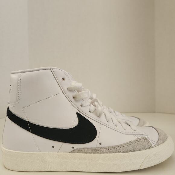 NIKE Women's Blazer Mid '77 Basketball Shoe, White Black Sail, 7.5 - Picture 2 of 10